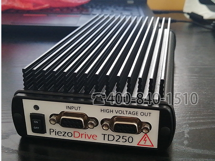 PIEZODRIVE TD250 壓電驅(qū)動器, 壓電陶瓷驅(qū)動器 TD250-INV，TD250-SGL，TD250六通道放大器，±250V電壓放大器，六通道電壓放大器，多通道壓電驅(qū)動器，壓電式驅(qū)動器，壓電陶瓷驅(qū)動電源，六通道壓電陶瓷驅(qū)動電源，壓電放大器，六通道250V壓電管驅(qū)動放大器，驅(qū)動壓電管的高壓放大器，250V驅(qū)動電源