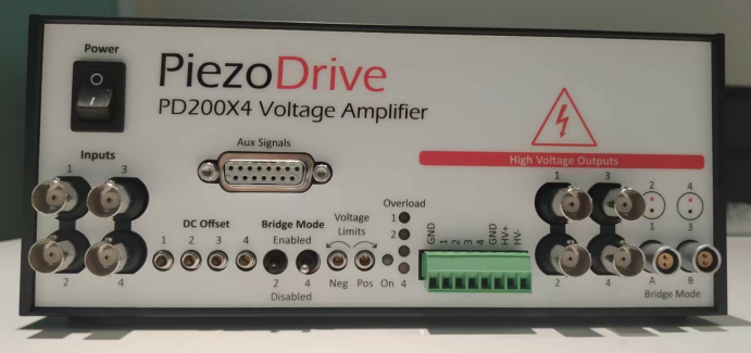 Piezodrive PD200X4 四通道功率放大器，適用于電光、超聲波、振動控制、納米定位系統(tǒng)和壓電電機等應用